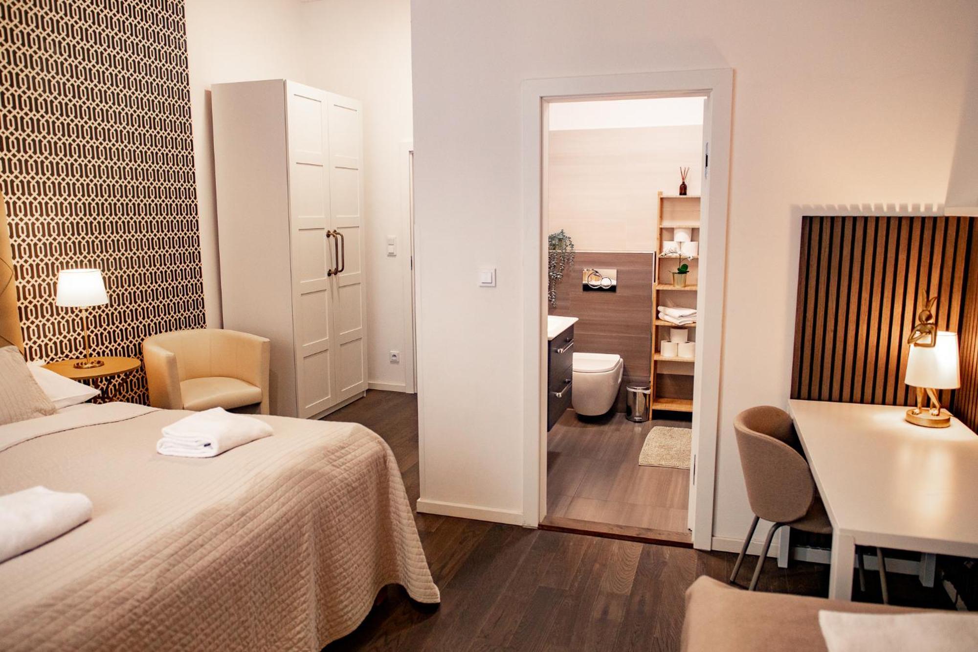 Luxury Modern Designed Oldtown Apartment Прага Екстериор снимка